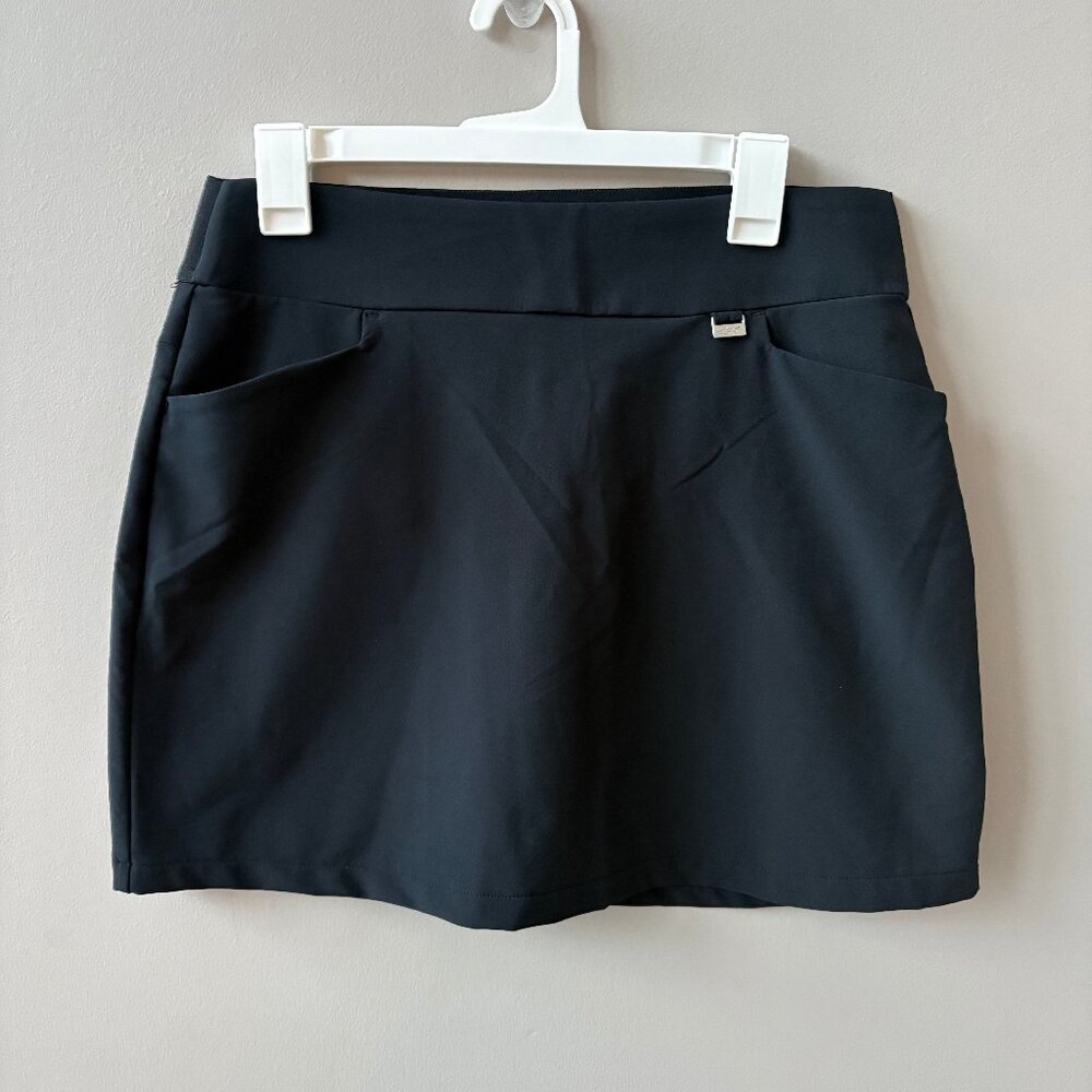 Greg Norman Performance skort, Black, Size Medium(8/10)